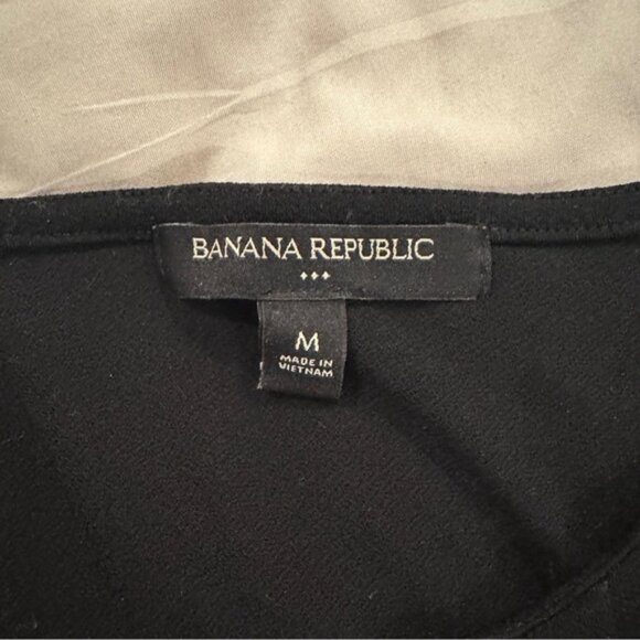 Banana Republic Factory Black Dress Shirt Pleats at Neckline - Picture 5 of 7